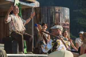 ALLES HEILIGE: Ensemble | Salzburger Strassentheater