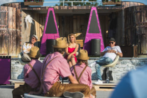 ALLES HEILIGE: Ensemble | Salzburger Straßentheater