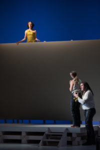 Roxane (Tina Eberhardt), Christian de Neuvillette (Nikola Rudle-Jaritz) & Cyrano de Bergerac (Christoph Wieschke)