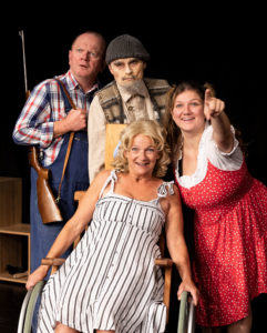 HOLZERS PEEPSHOW: Ensemble | (c) Erika Mayer
