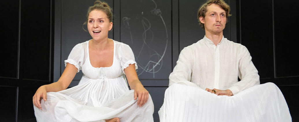 Der neue Menoza | Patricial Unger, Skye MacDonald (c) Tobias Witzgall
